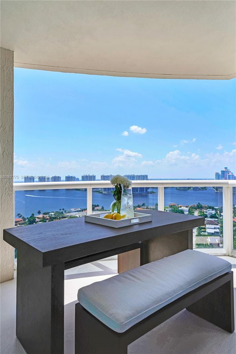 18911 collins ave 2705 photo 17