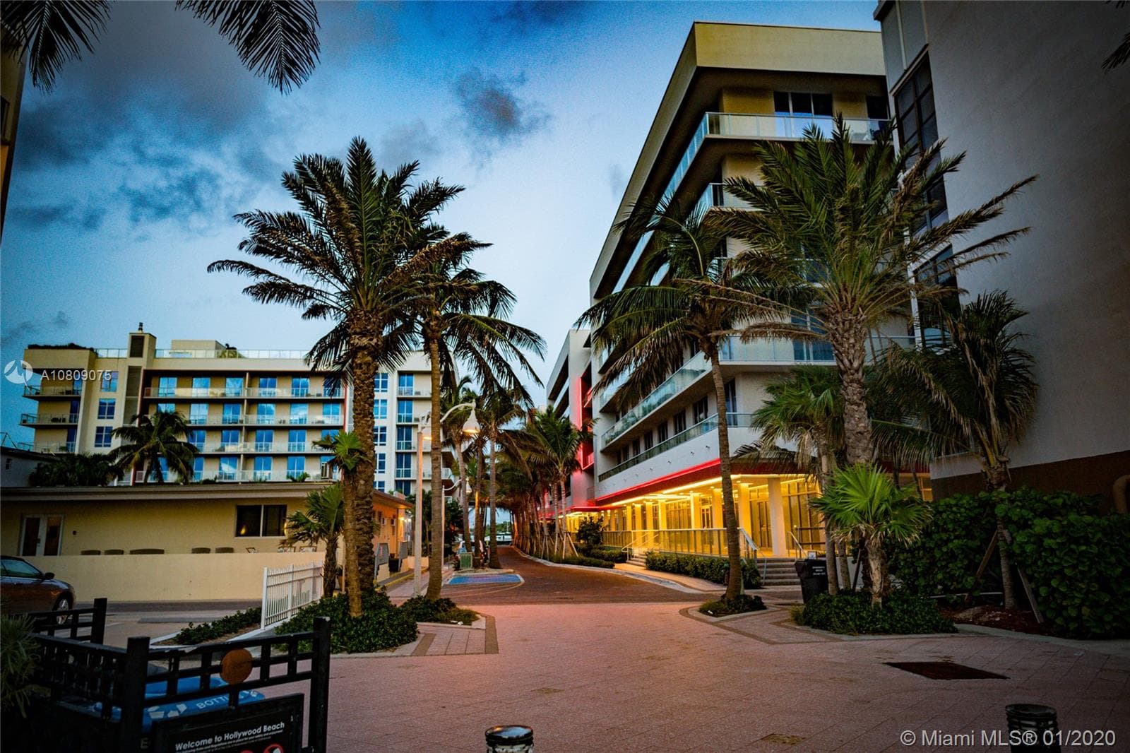 777 Ocean Dr N311 photo 2