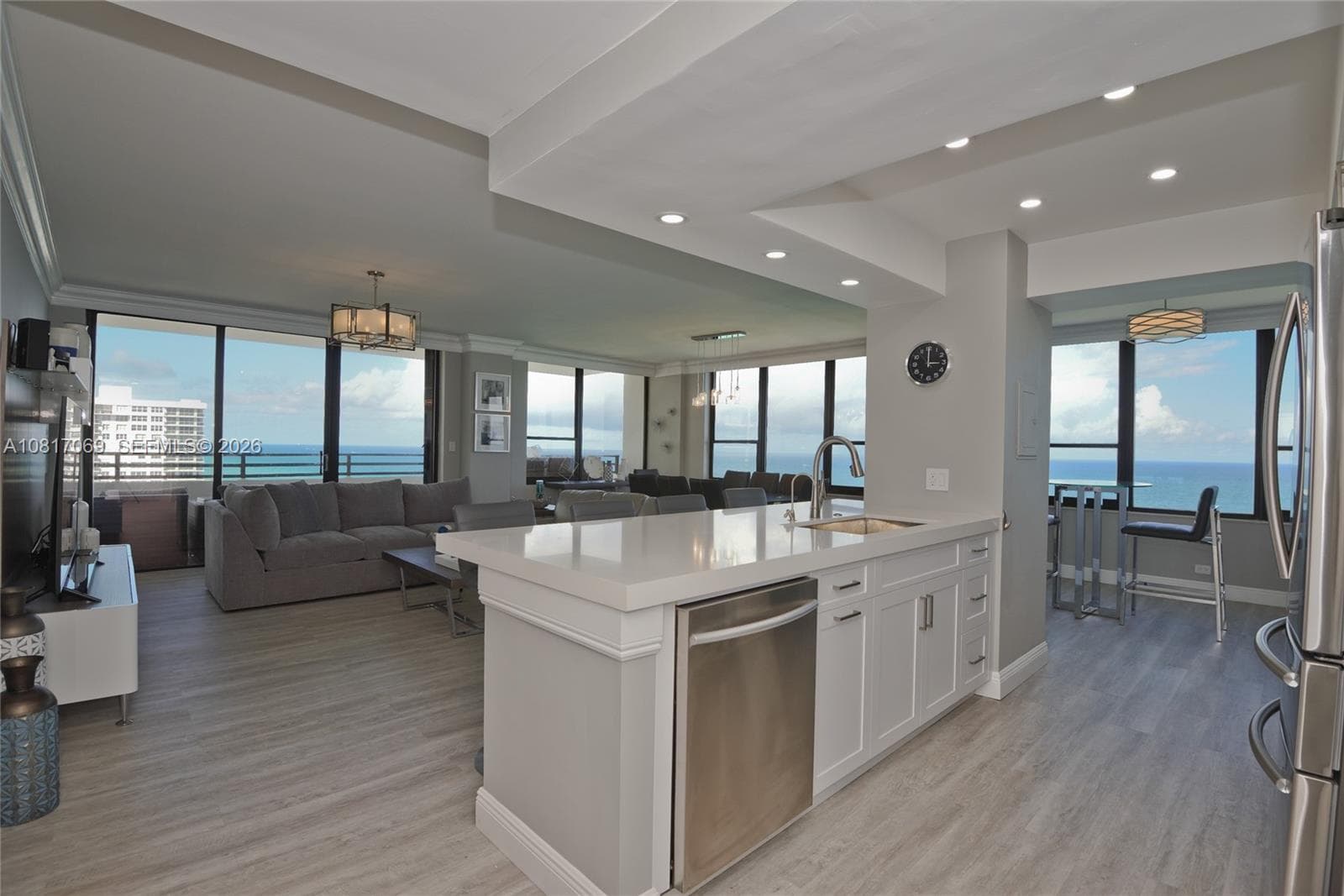 3505 S Ocean Dr PH-12 photo 2