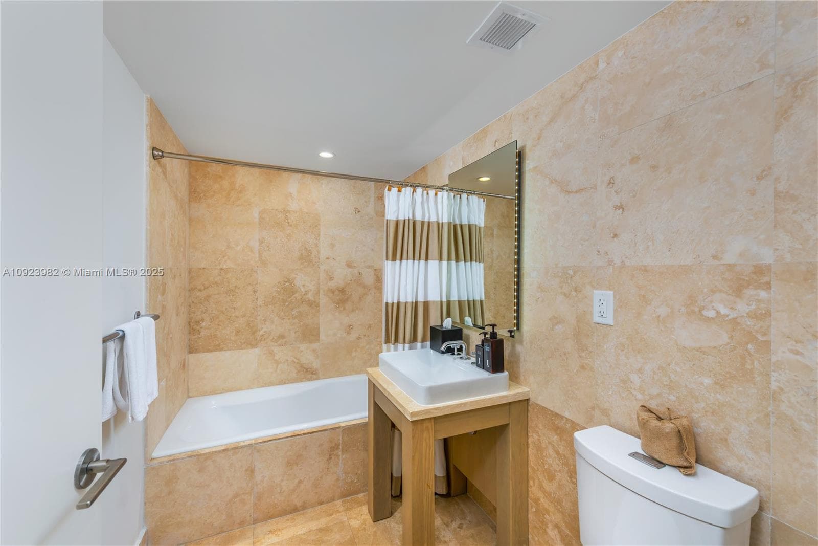 102 24th St 1544 photo 15