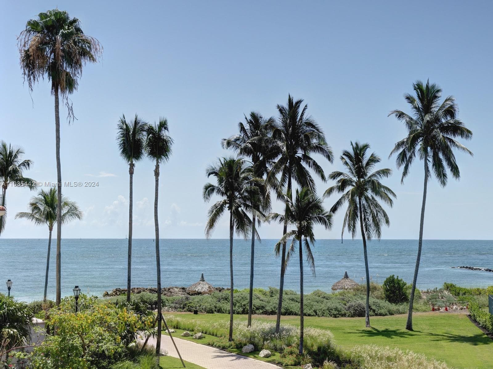 19223 Fisher Island Dr 19223 photo 1
