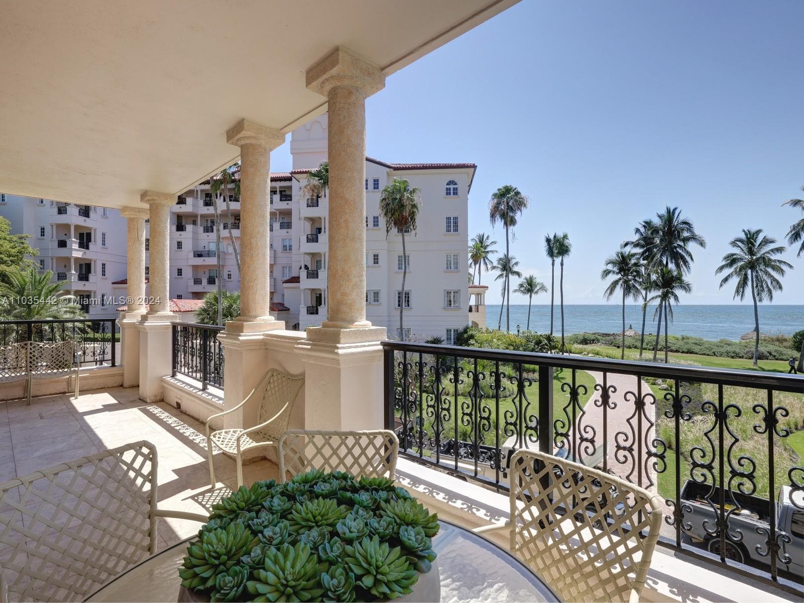 19223 Fisher Island Dr 19223 photo 9