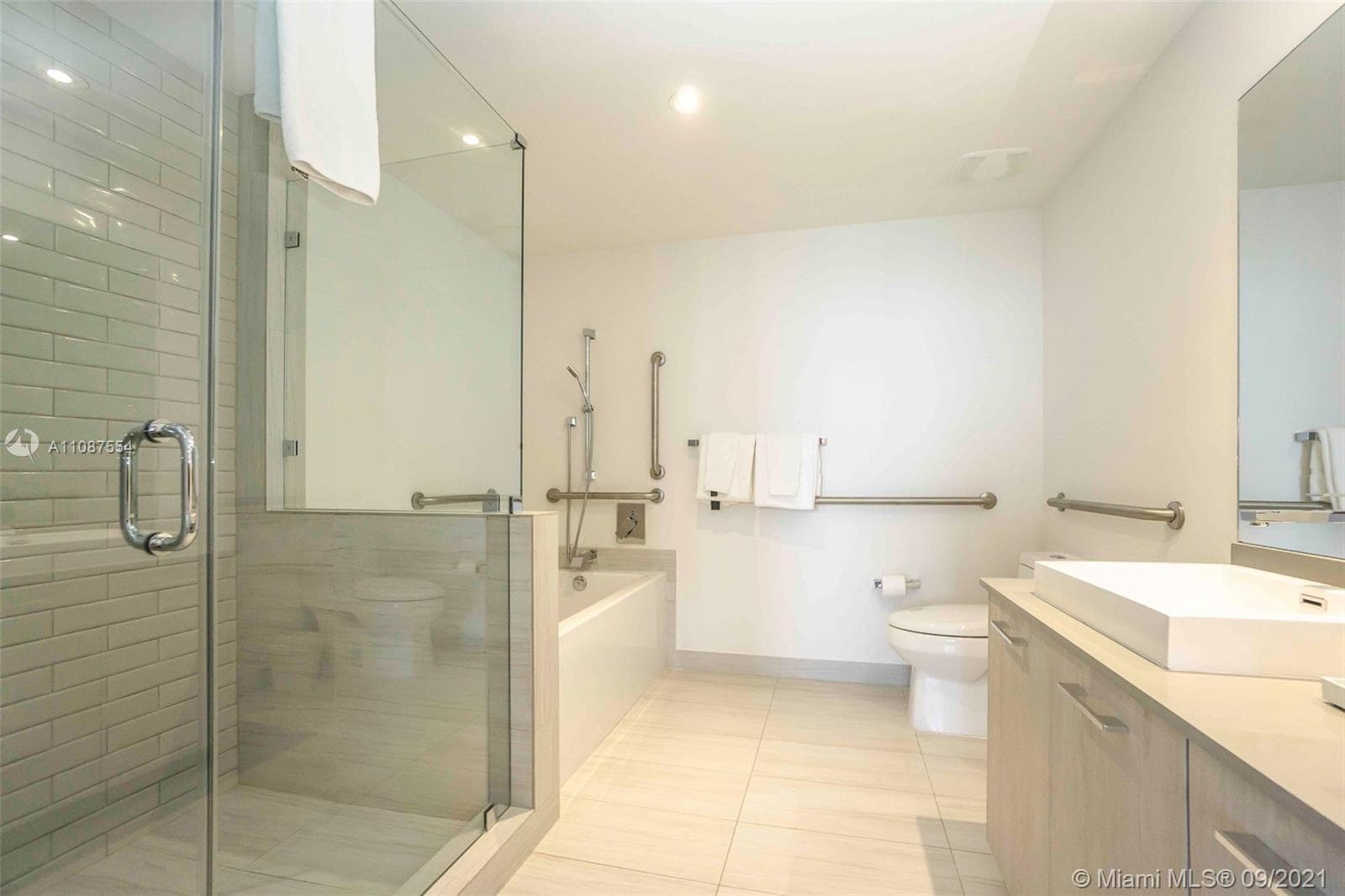 4010 Ocean Dr R3307 photo 14