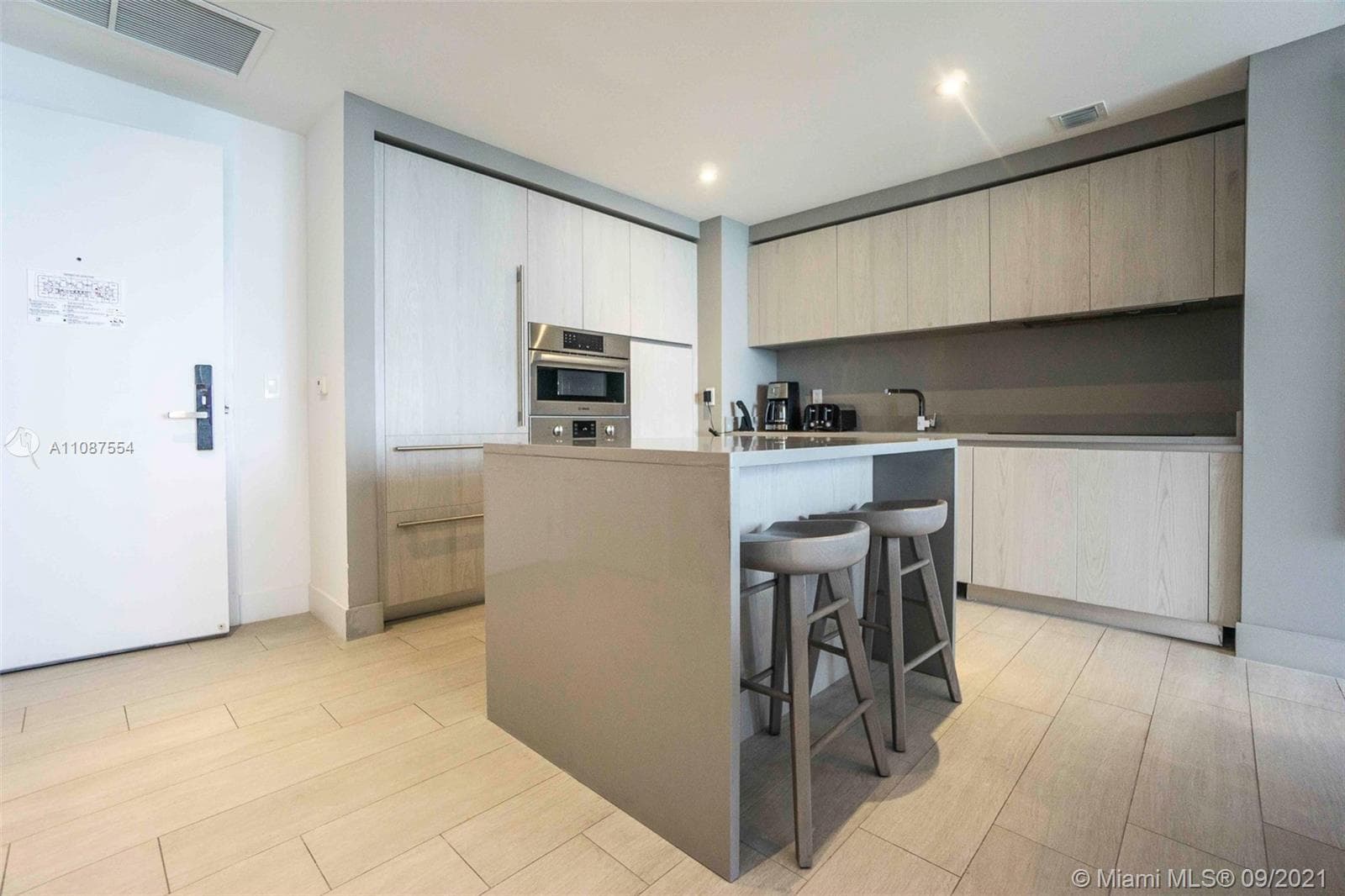 4010 Ocean Dr R3307 photo 11
