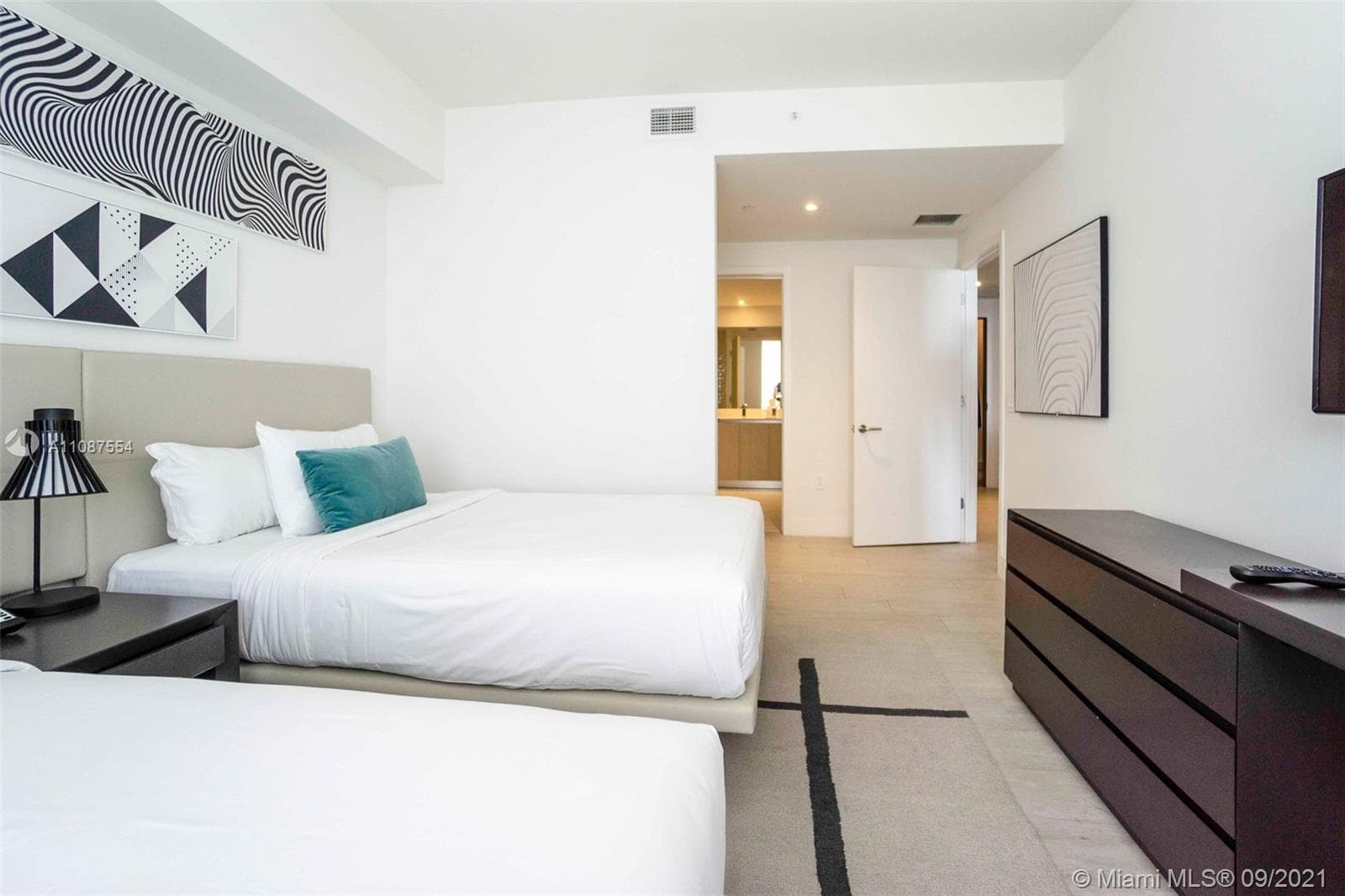 4010 Ocean Dr R3307 photo 21
