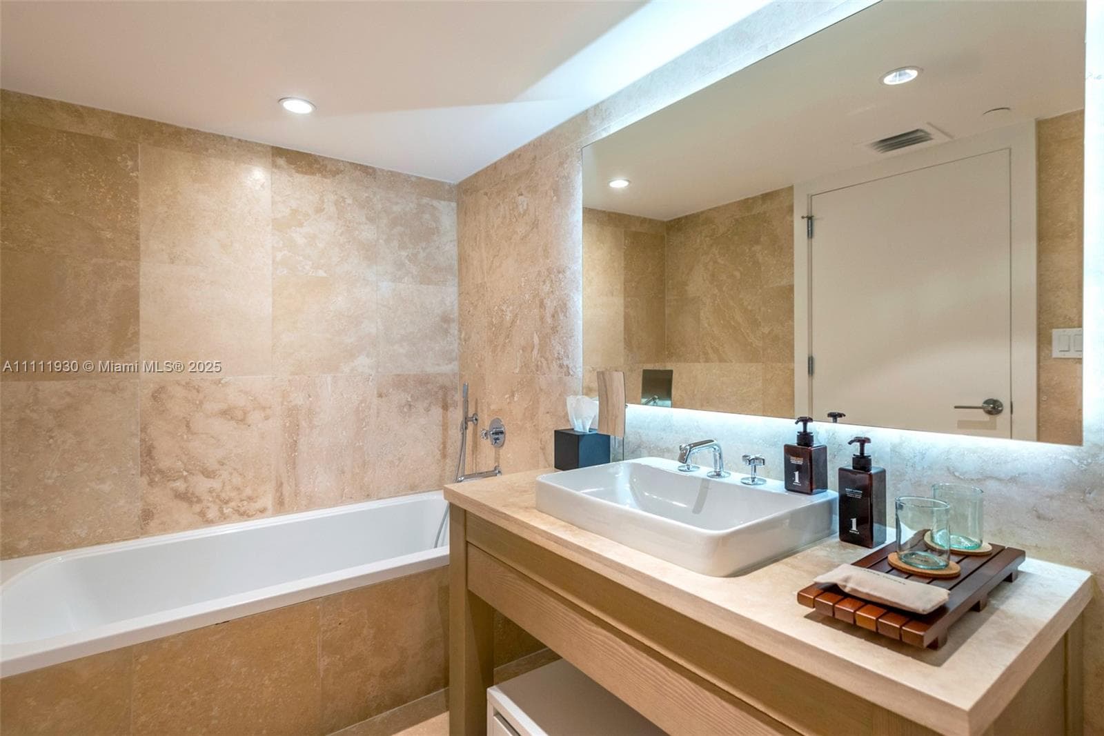 102 24th St 1106 photo 13