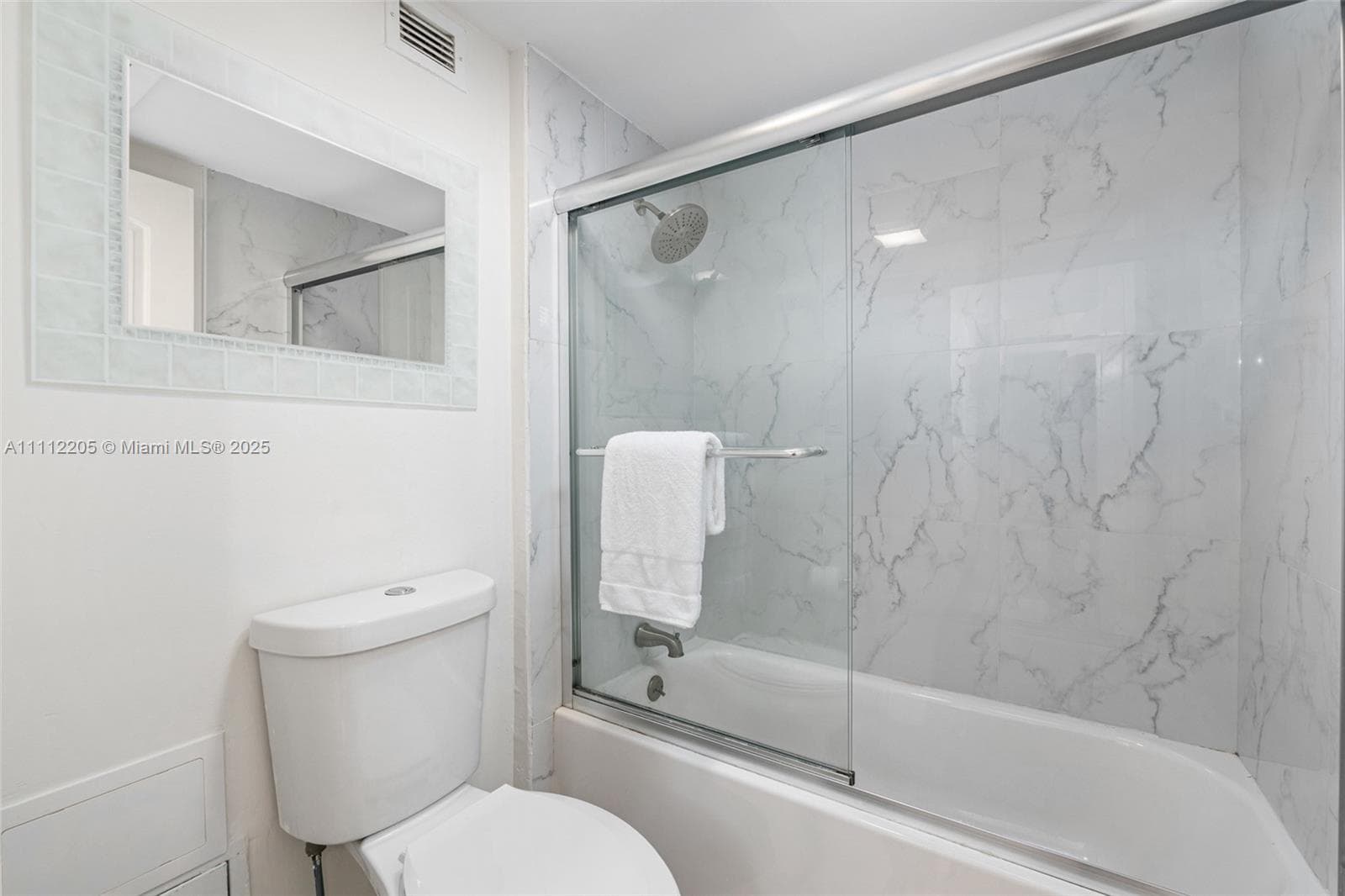 2301 Collins Ave 328 photo 13