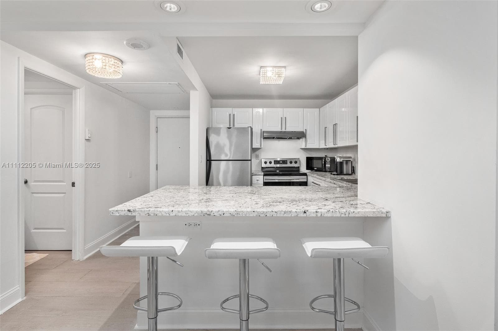 2301 Collins Ave 328 photo 10