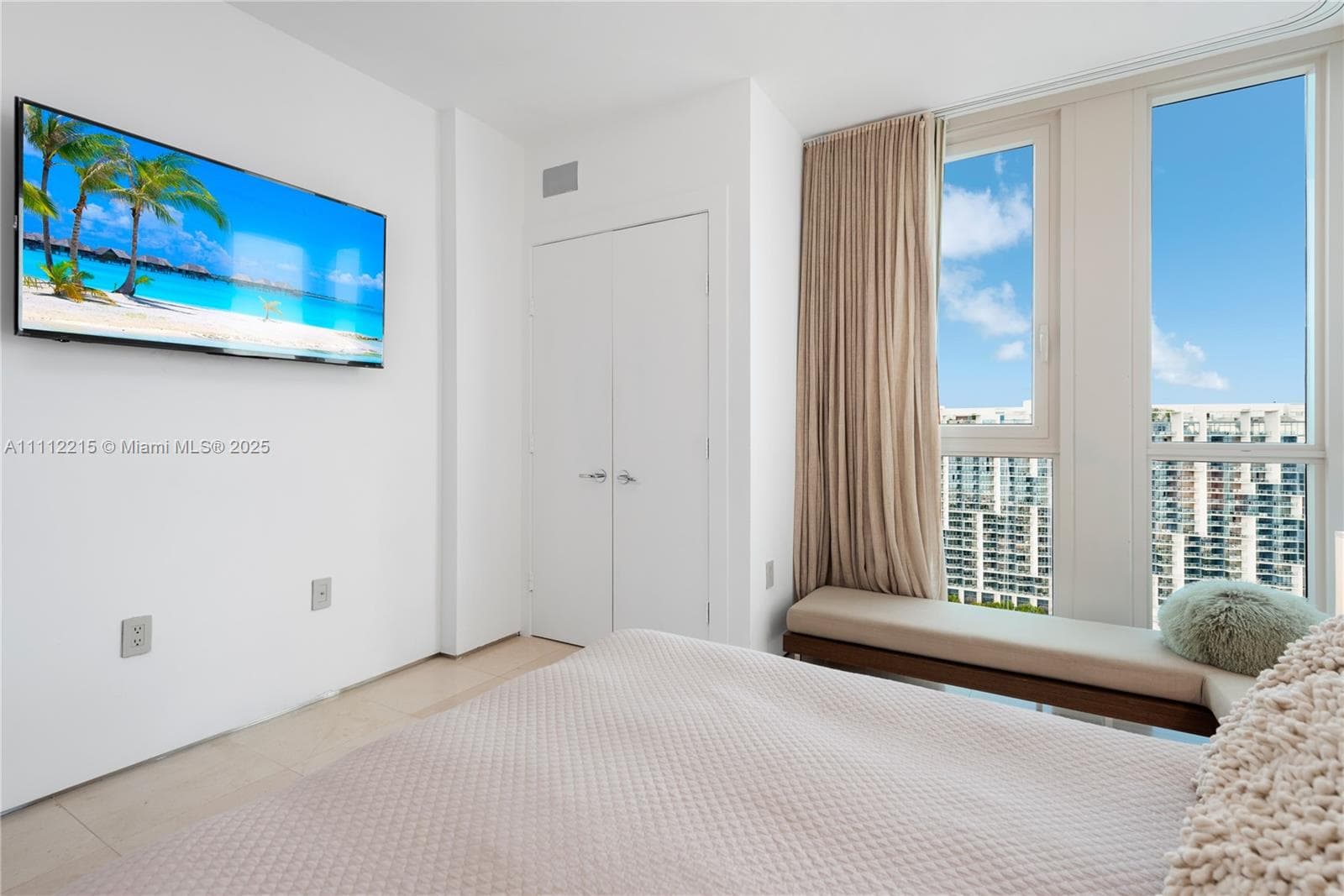 101 20th St 2401 photo 13