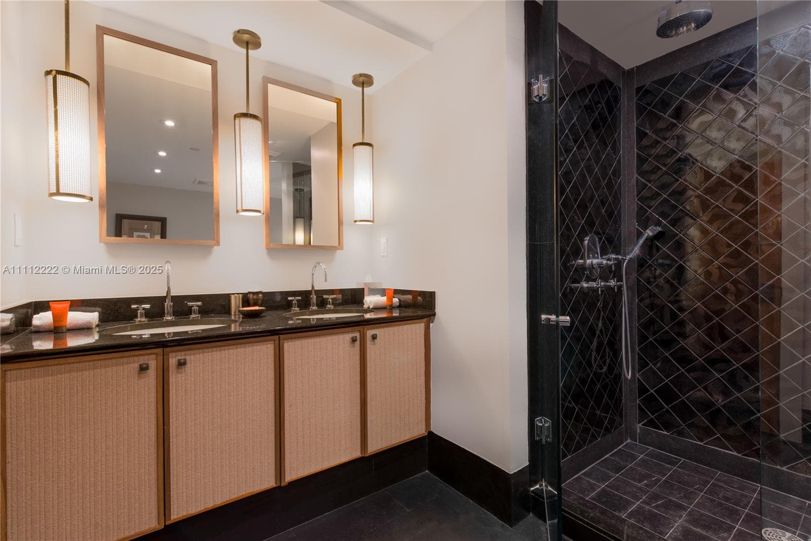 101 20th St 2402 photo 16