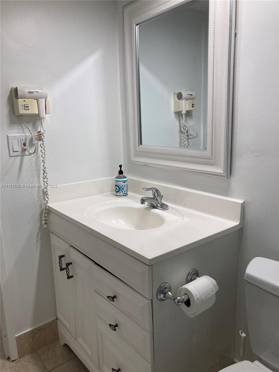 5161 Collins Ave 210 photo 15