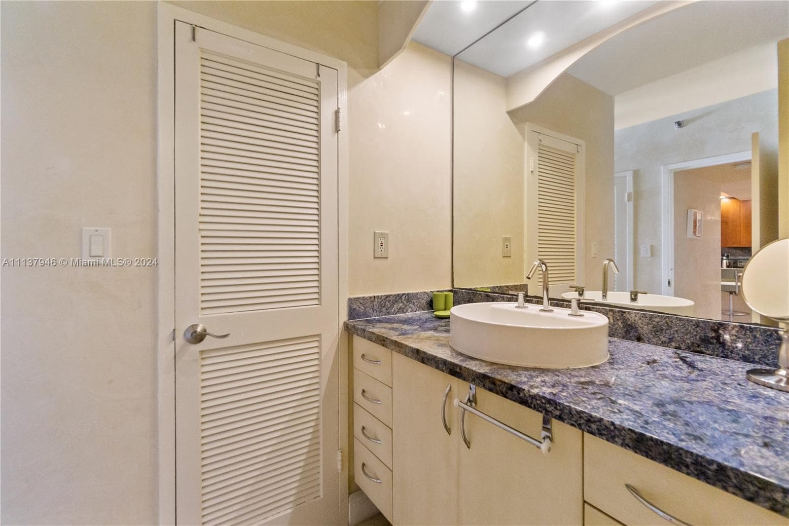 100 Lincoln Rd 1533 photo 12