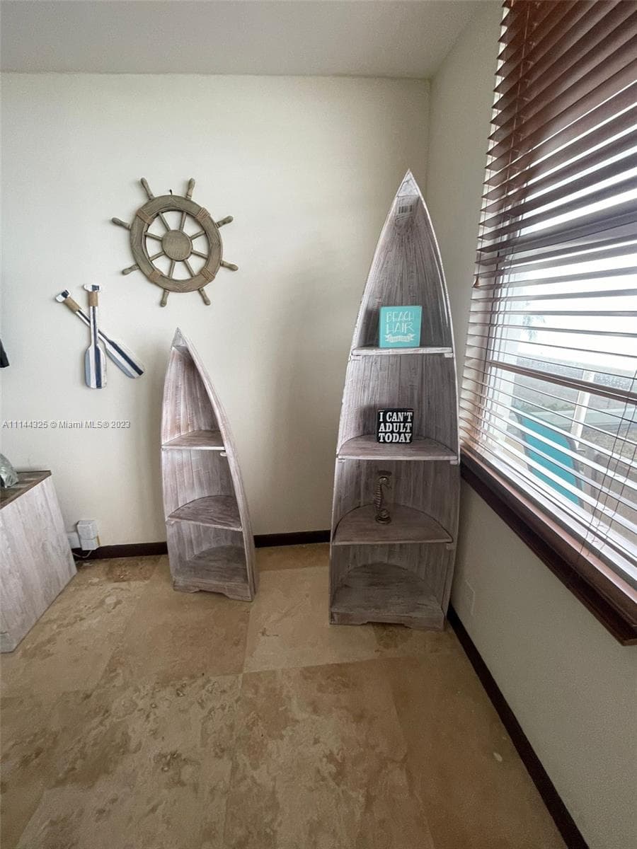 3725 Ocean Dr 301 photo 6