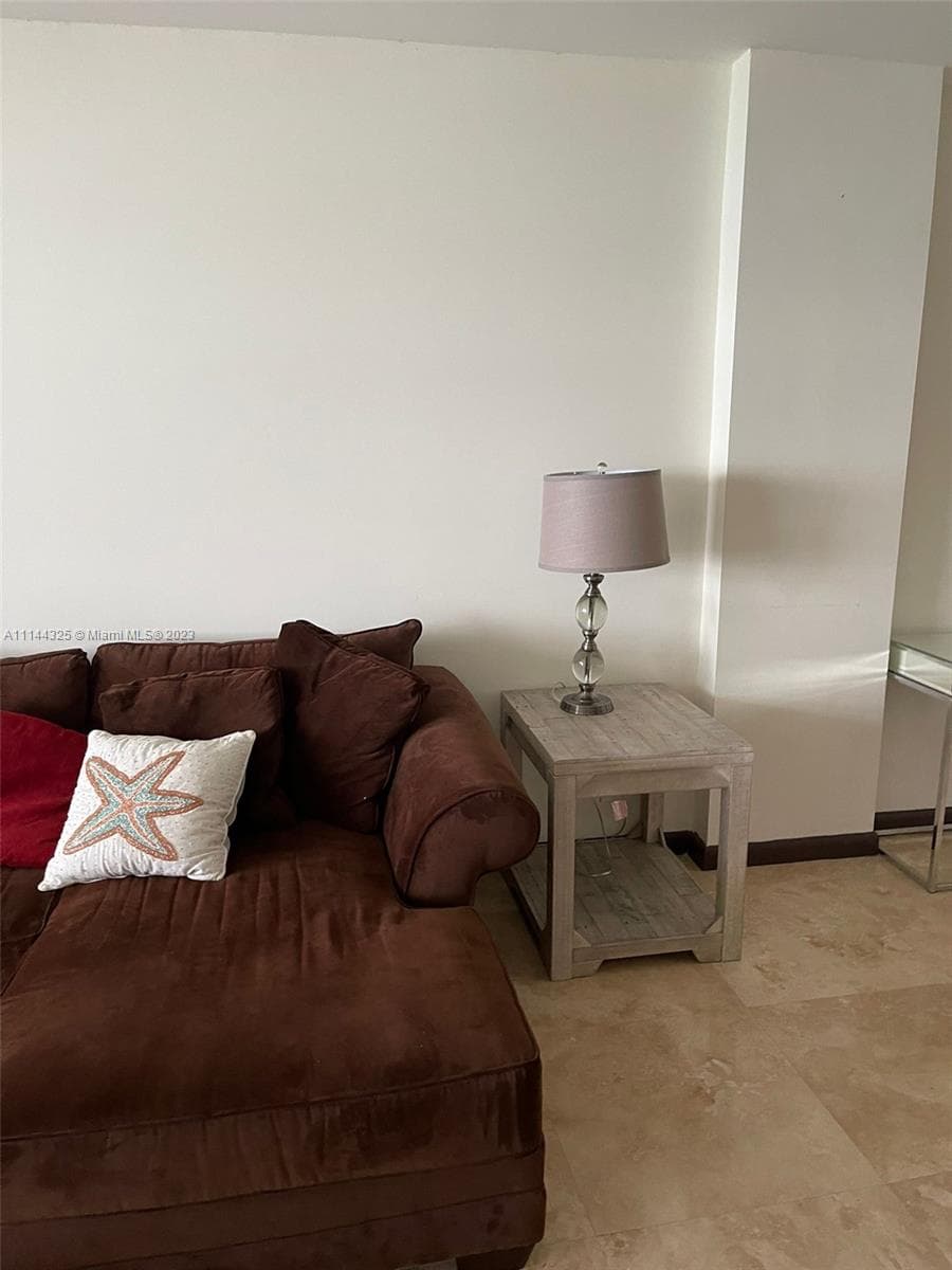 3725 Ocean Dr 301 photo 7