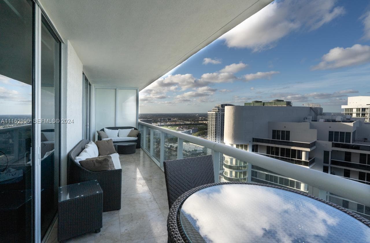 1830 OCEAN DR 4710 photo 10
