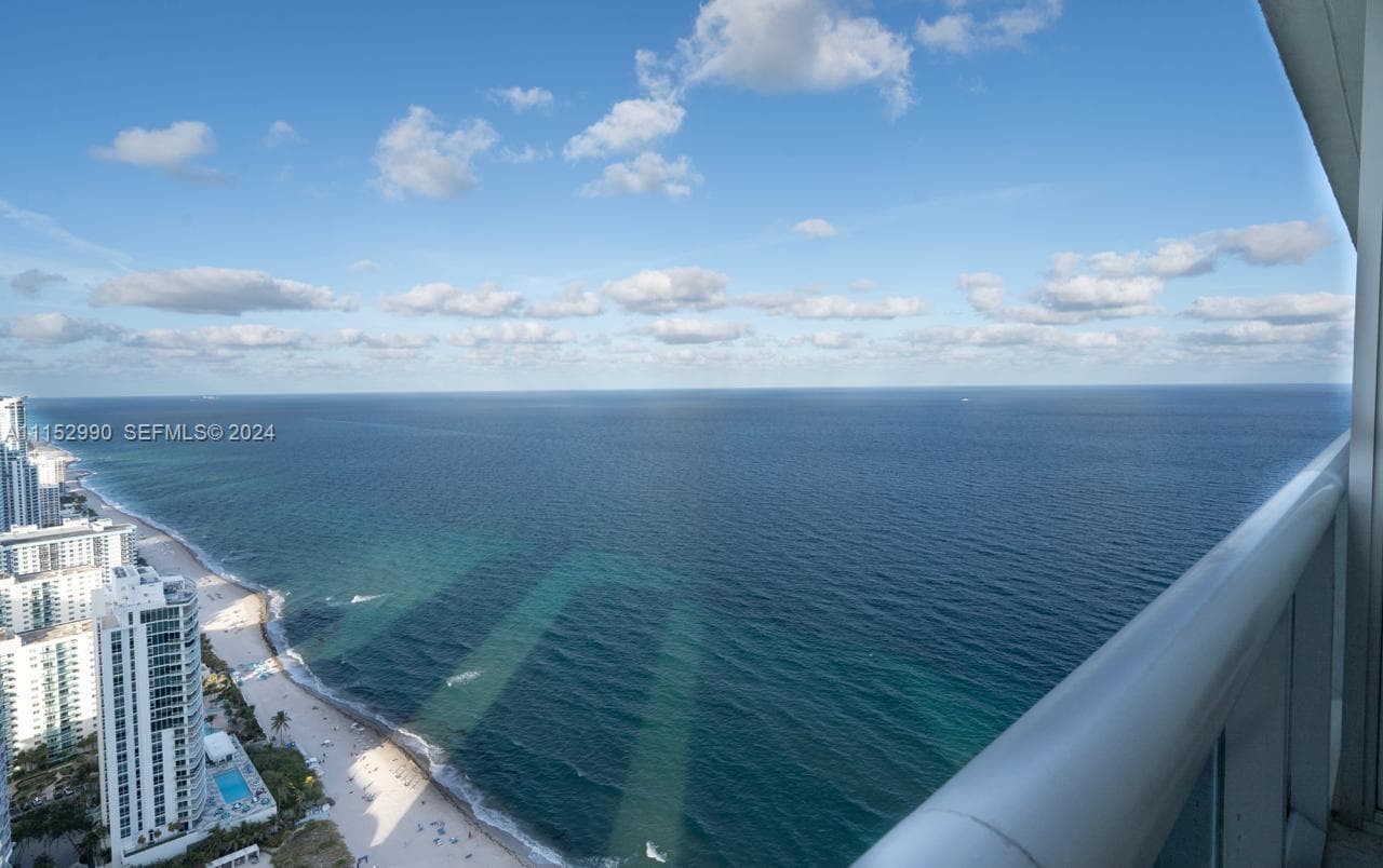 1830 OCEAN DR 4710 photo 8