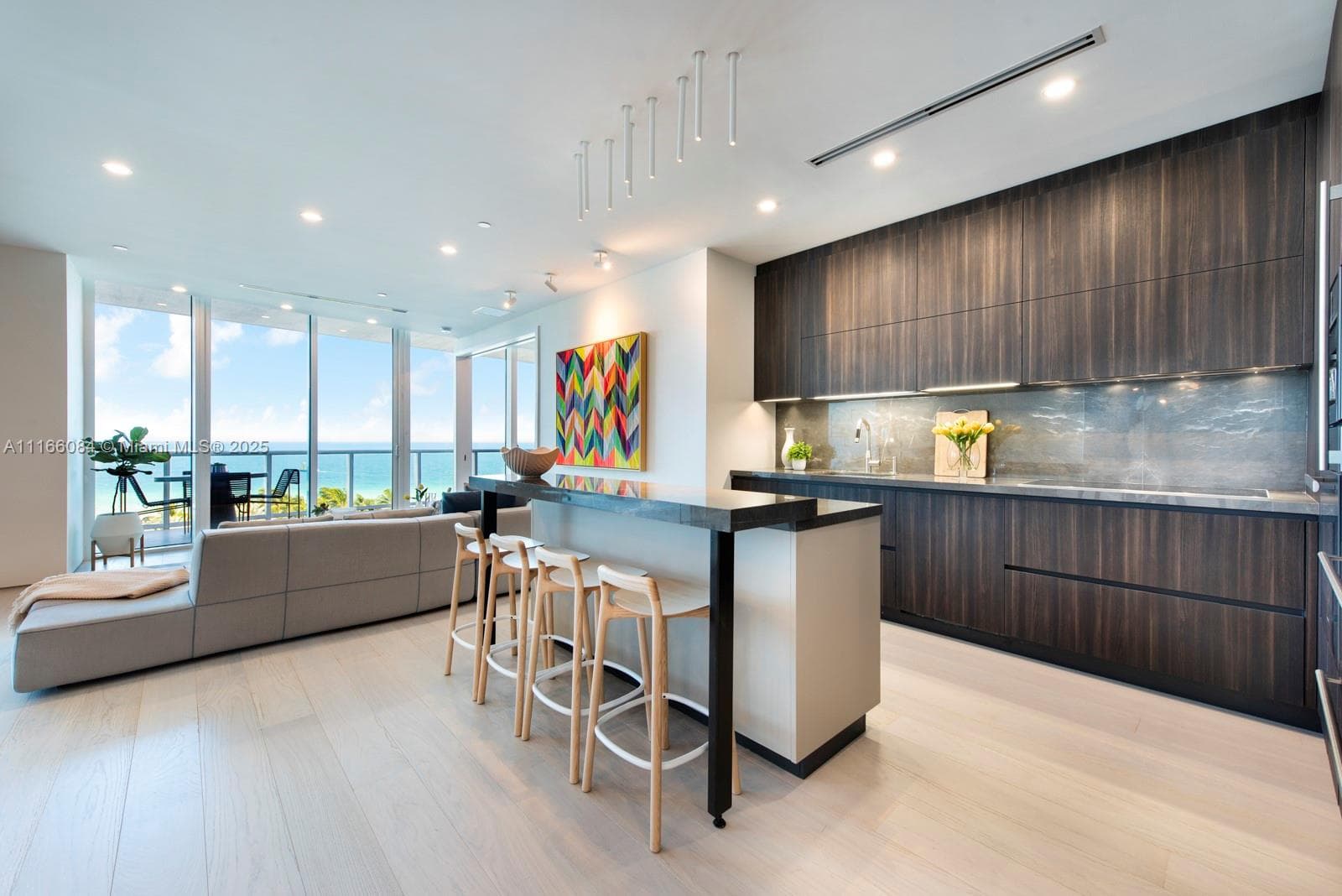 100 Pointe Dr 1