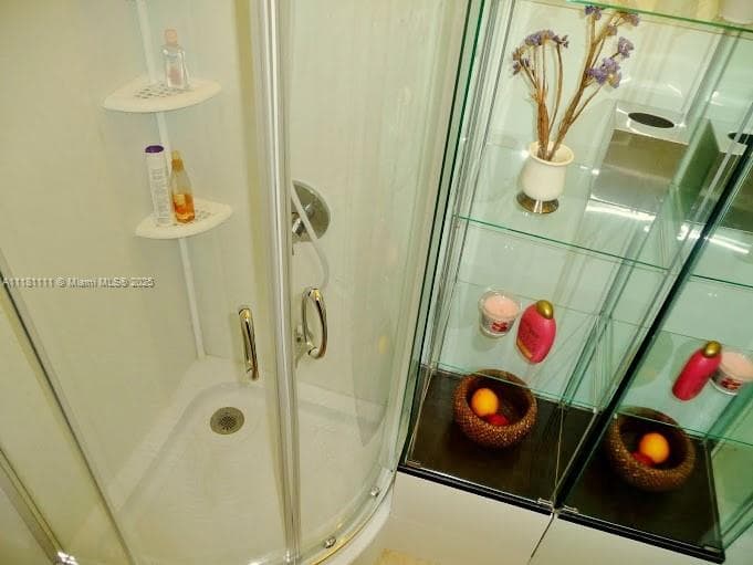100 Lincoln Rd 1642 photo 18