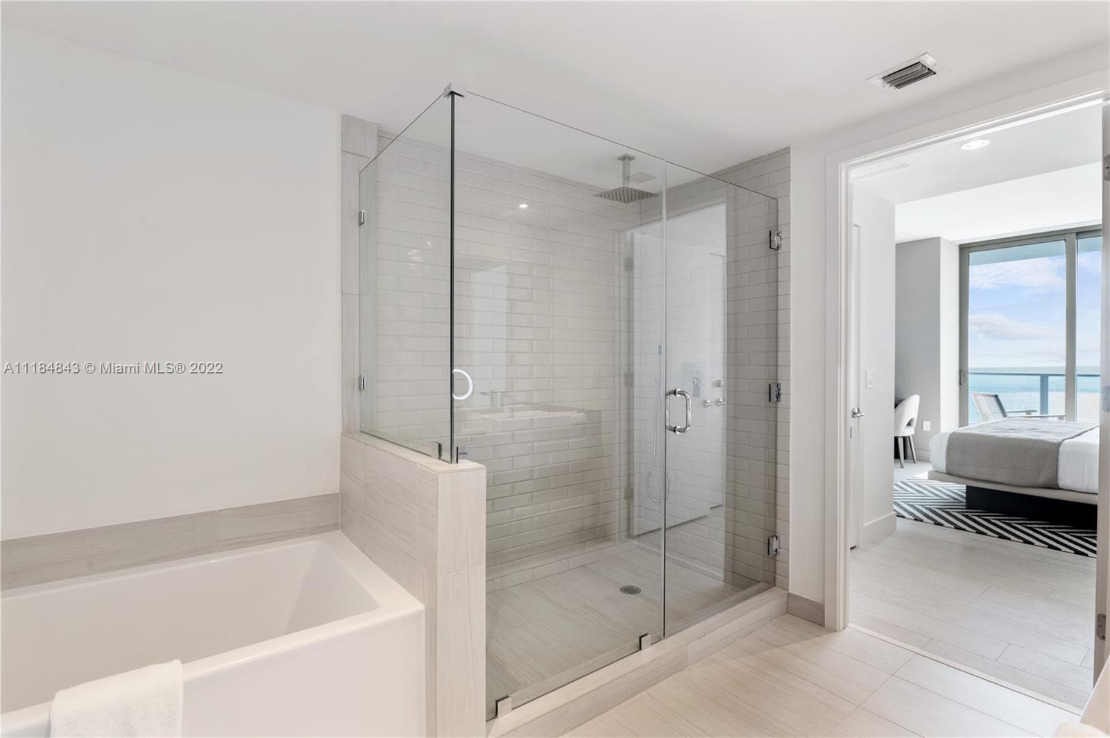 4010 Ocean Dr R1405 photo 13
