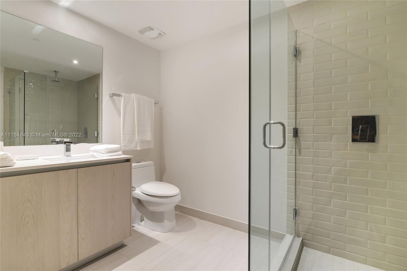 4010 Ocean Dr R1405 photo 16