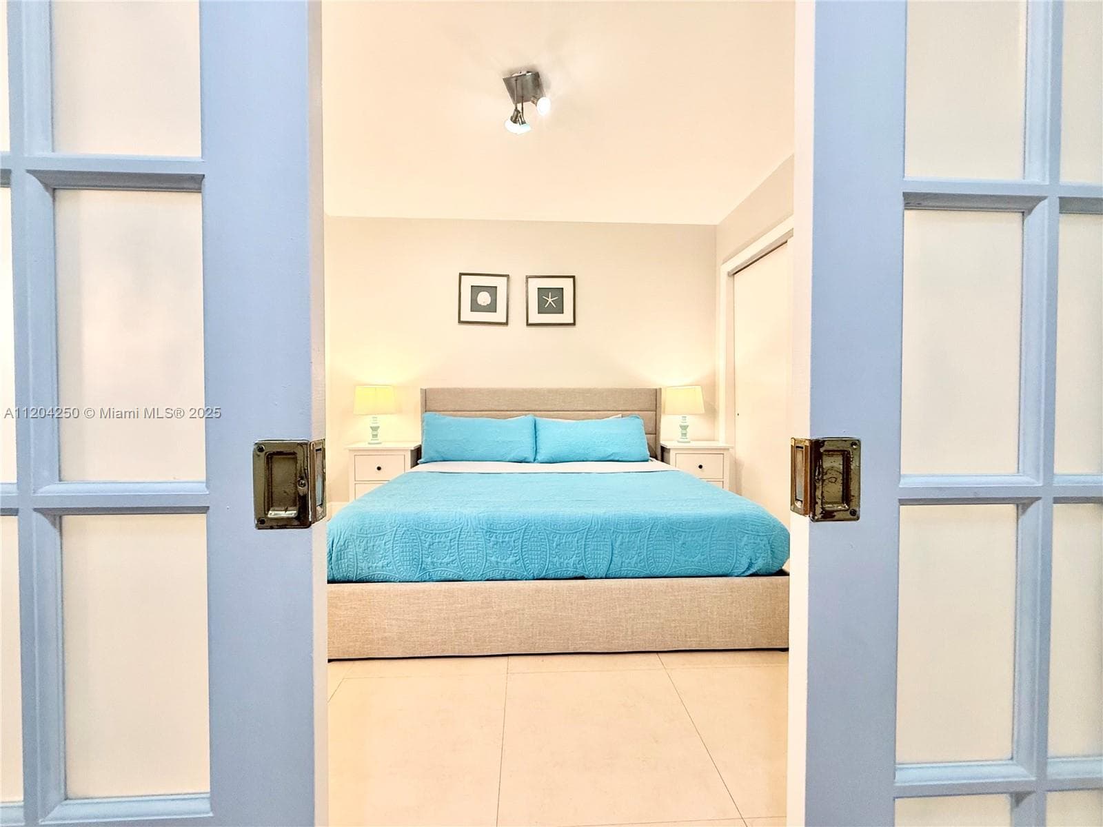 1830 S Ocean Dr 1709 photo 9