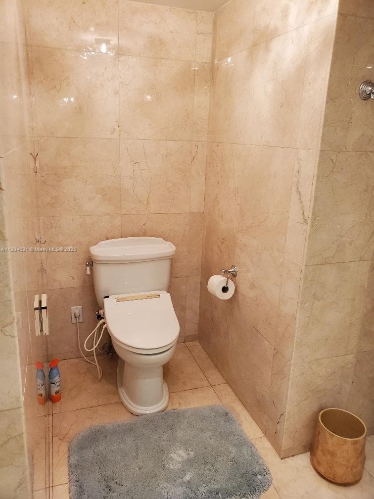 16699 Collins Ave 2704 photo 18