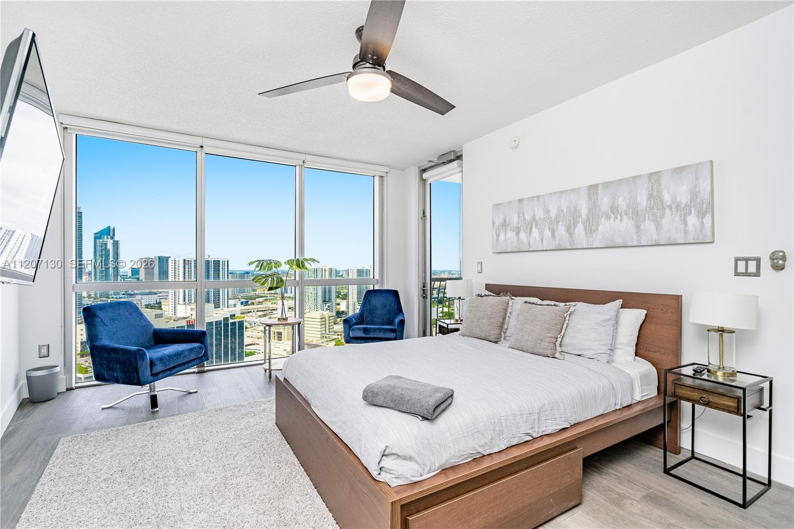 1750 N Bayshore Dr 3914 photo 16