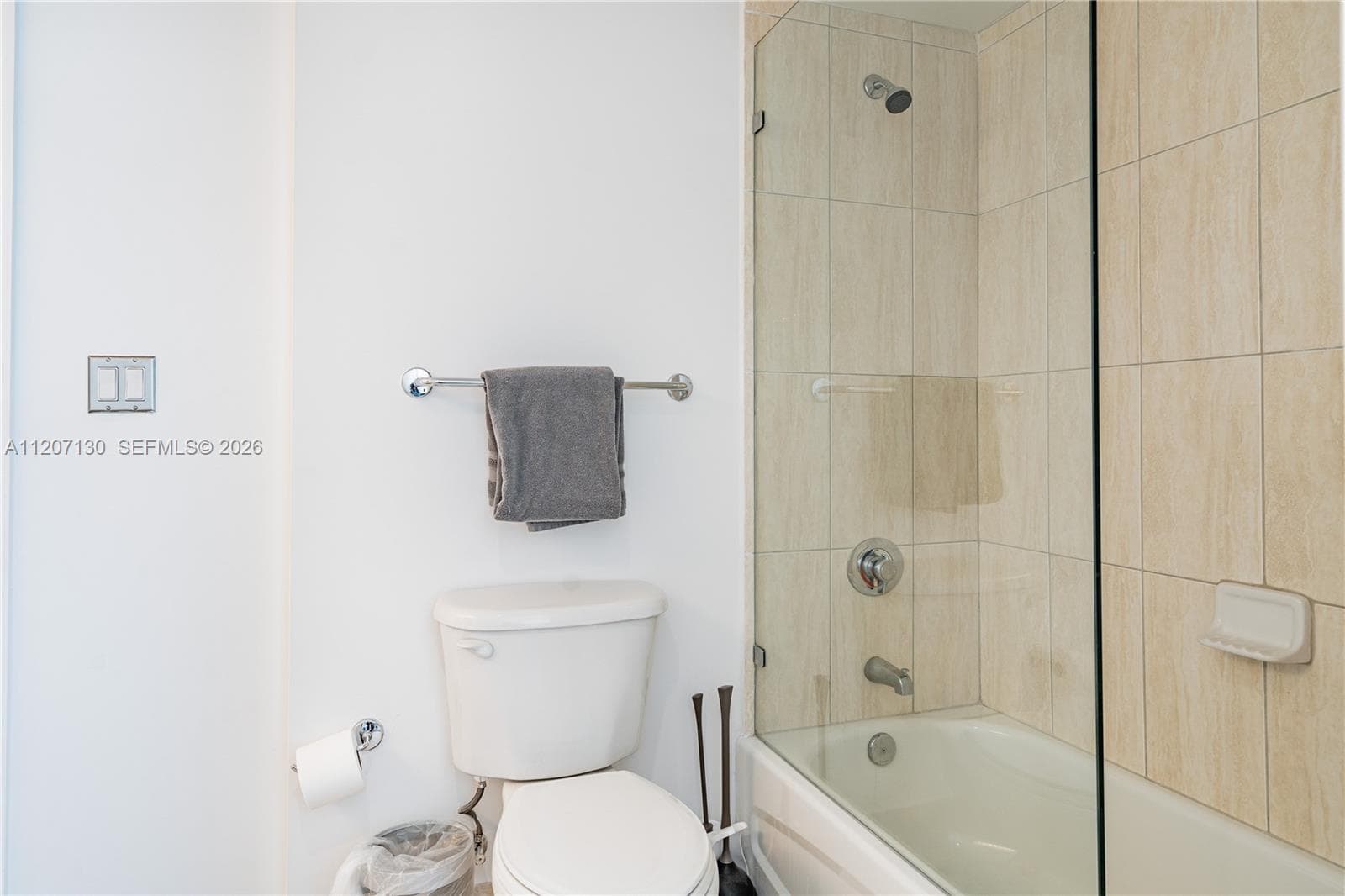 1750 N Bayshore Dr 3914 photo 21