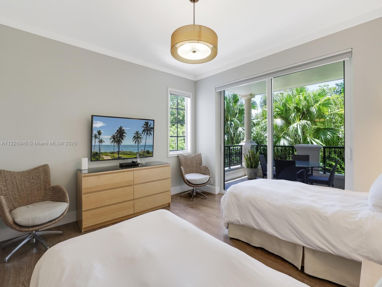 19126 Fisher Island Dr 19126 photo 22