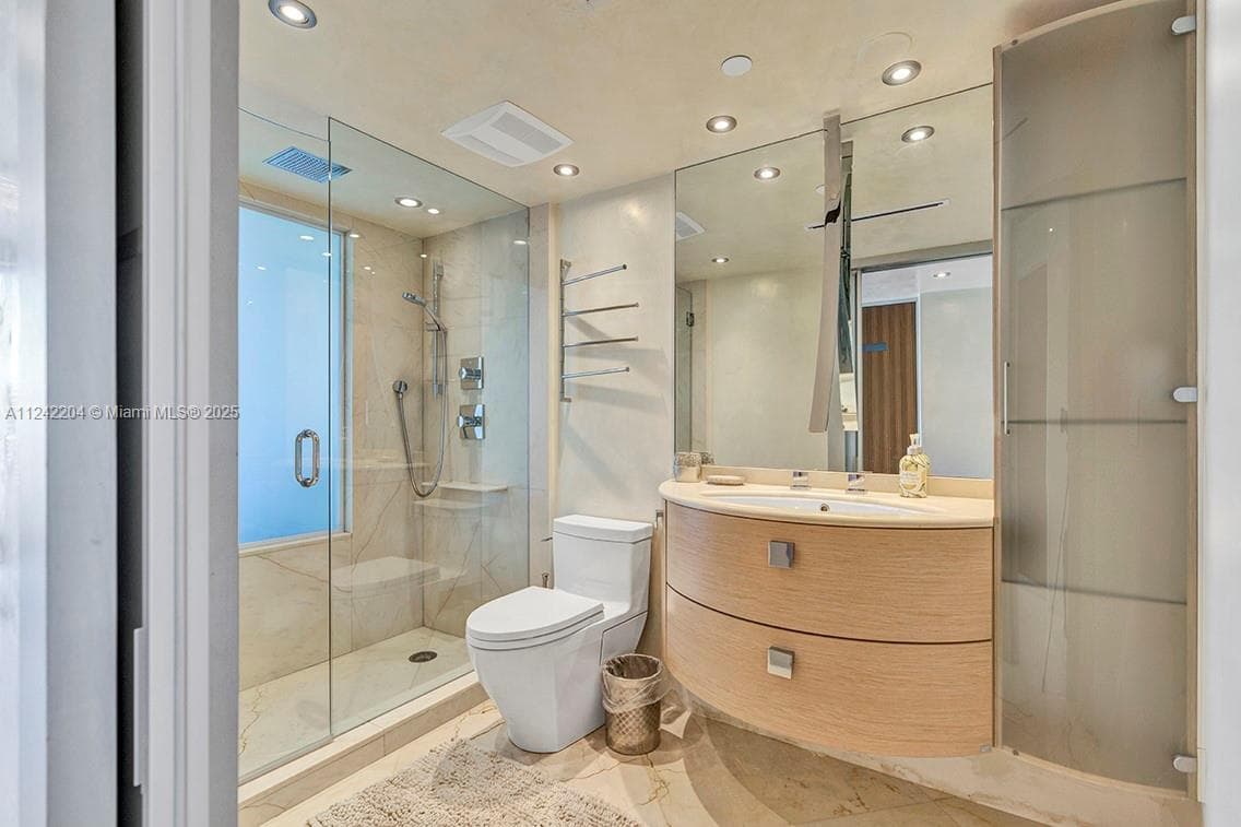16699 Collins Ave 2508 photo 20