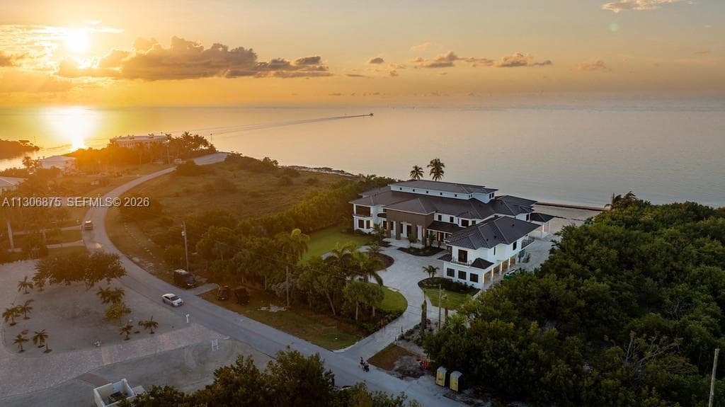 2405 Coco Plum Dr 2