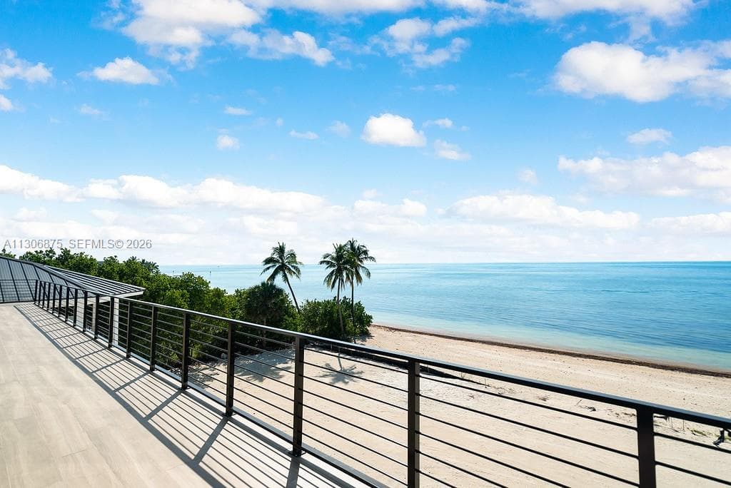 2405 Coco Plum Dr 3