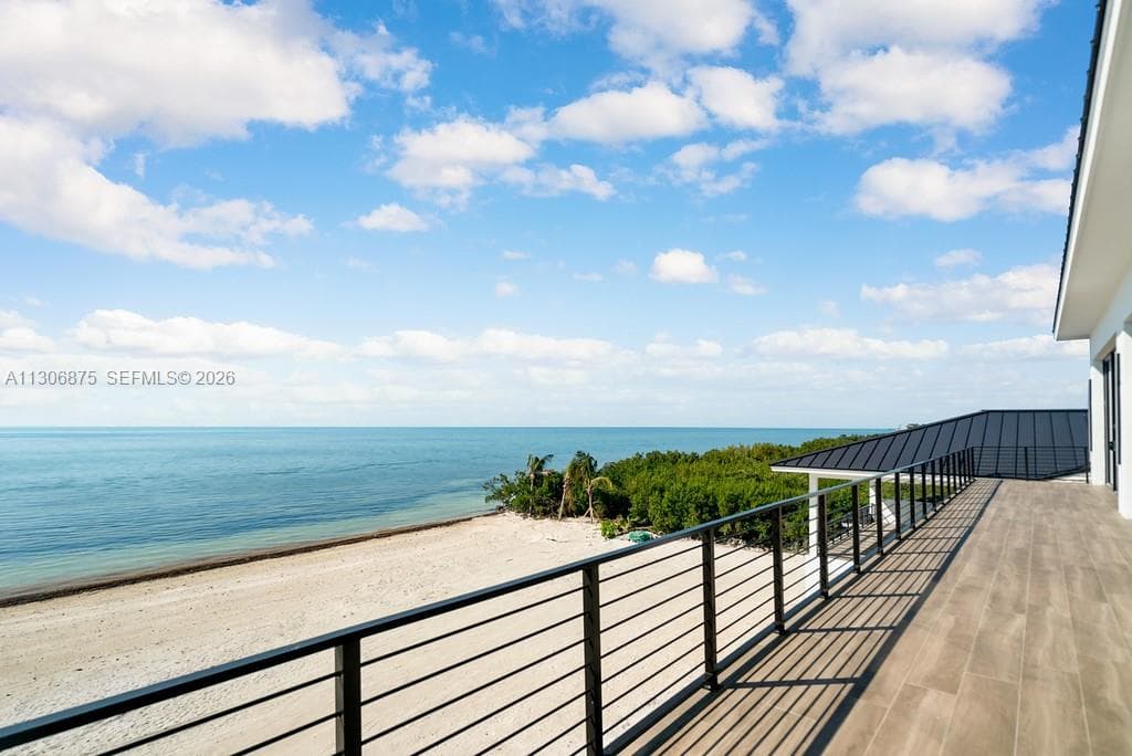 2405 Coco Plum Dr 4
