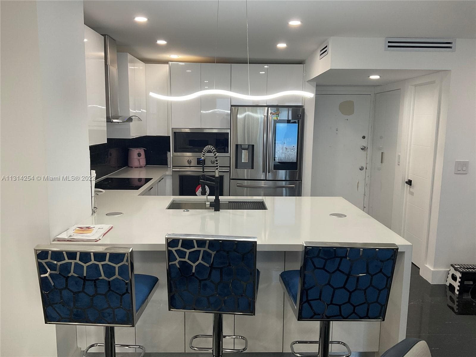 3180 Ocean Dr 2