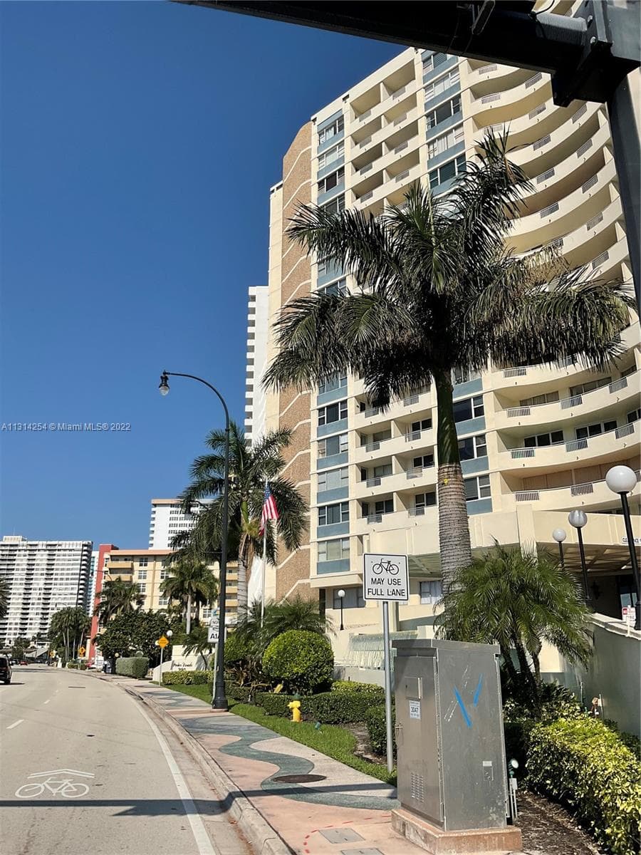 3180 Ocean Dr 1