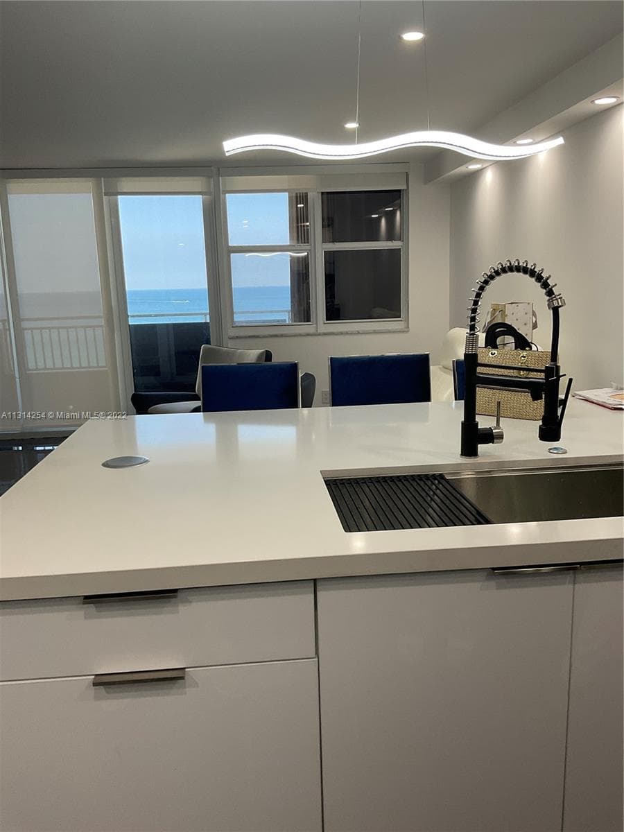 3180 Ocean Dr 4