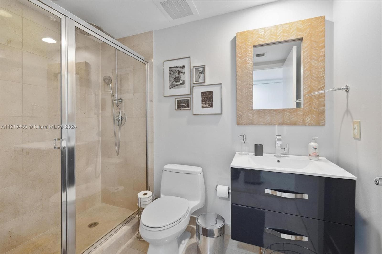 1830 Ocean Dr 2703 photo 23