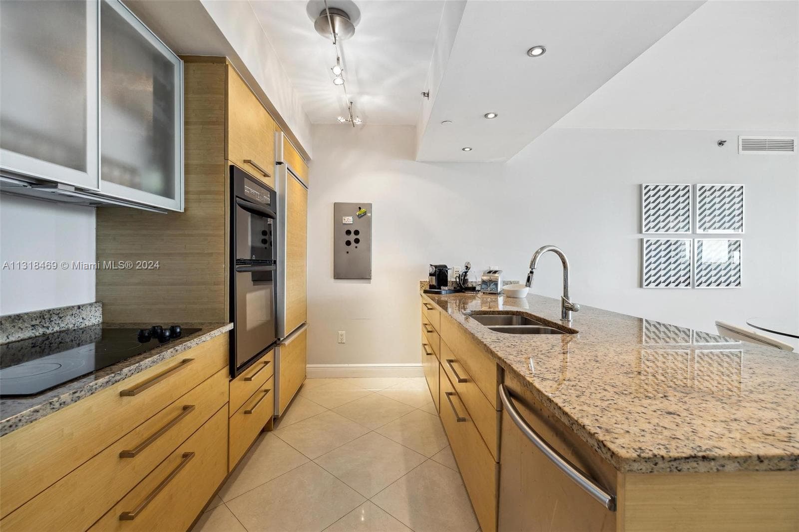 1830 Ocean Dr 4