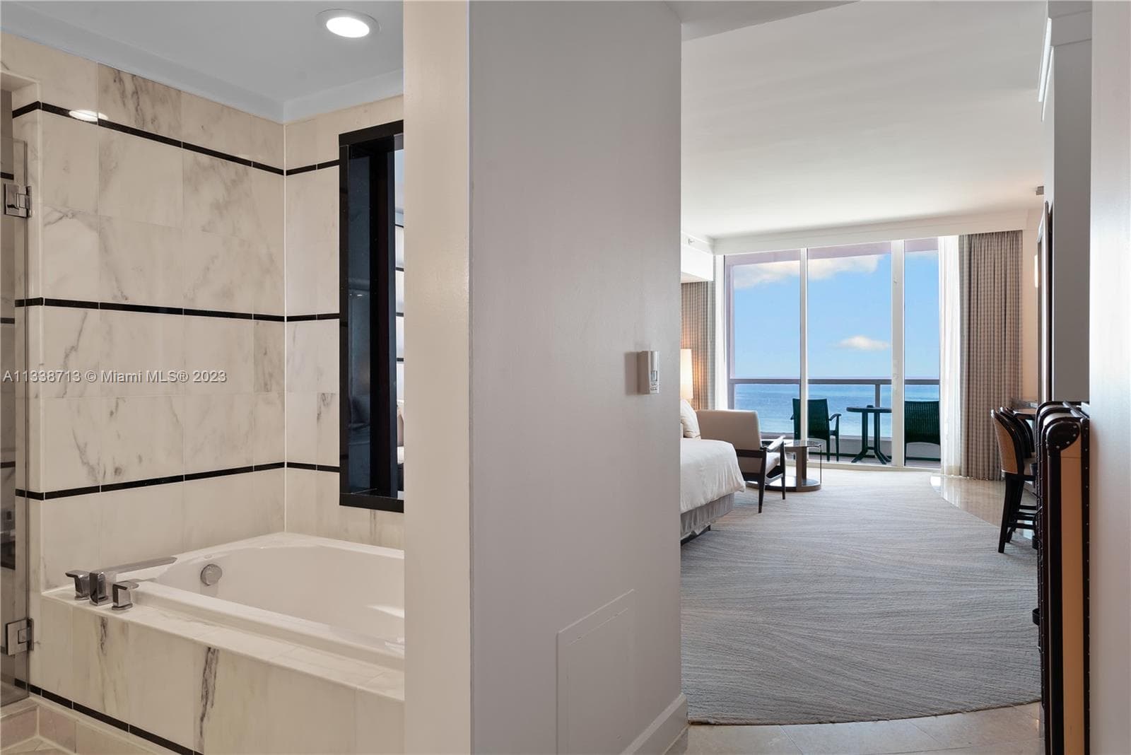4391 Collins Ave 4