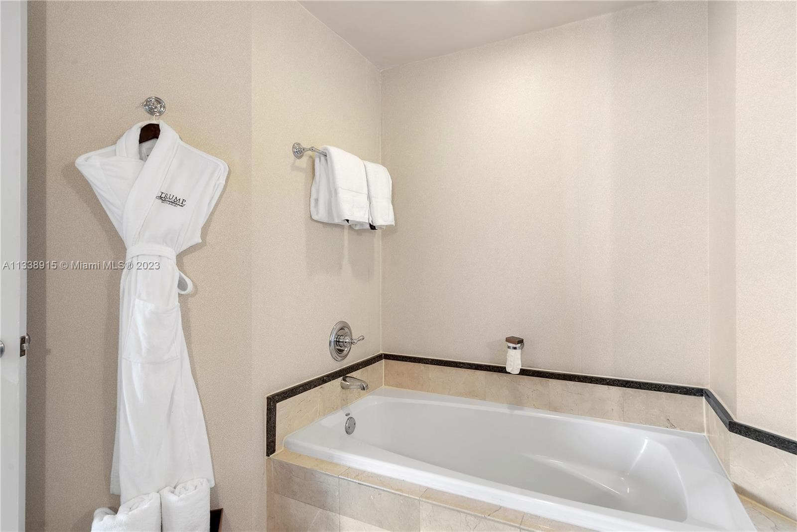 18001 Collins Ave 2109 photo 9