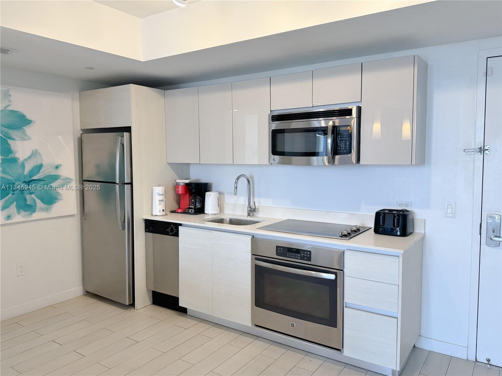2602 E HALLANDALE BEACH BLVD R1409 photo 3