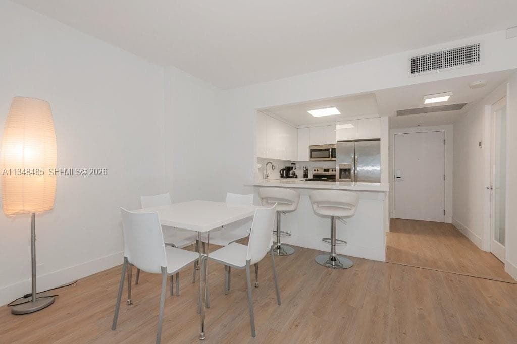2301 Collins Ave 927 photo 6