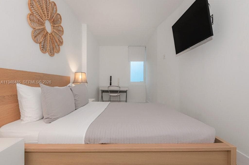 2301 Collins Ave 927 photo 7
