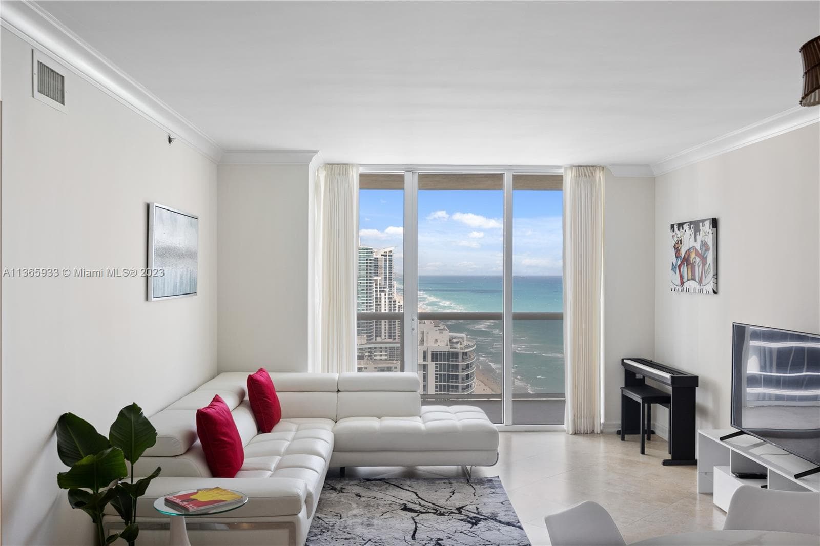 1830 S Ocean Dr Available 3511 photo 7