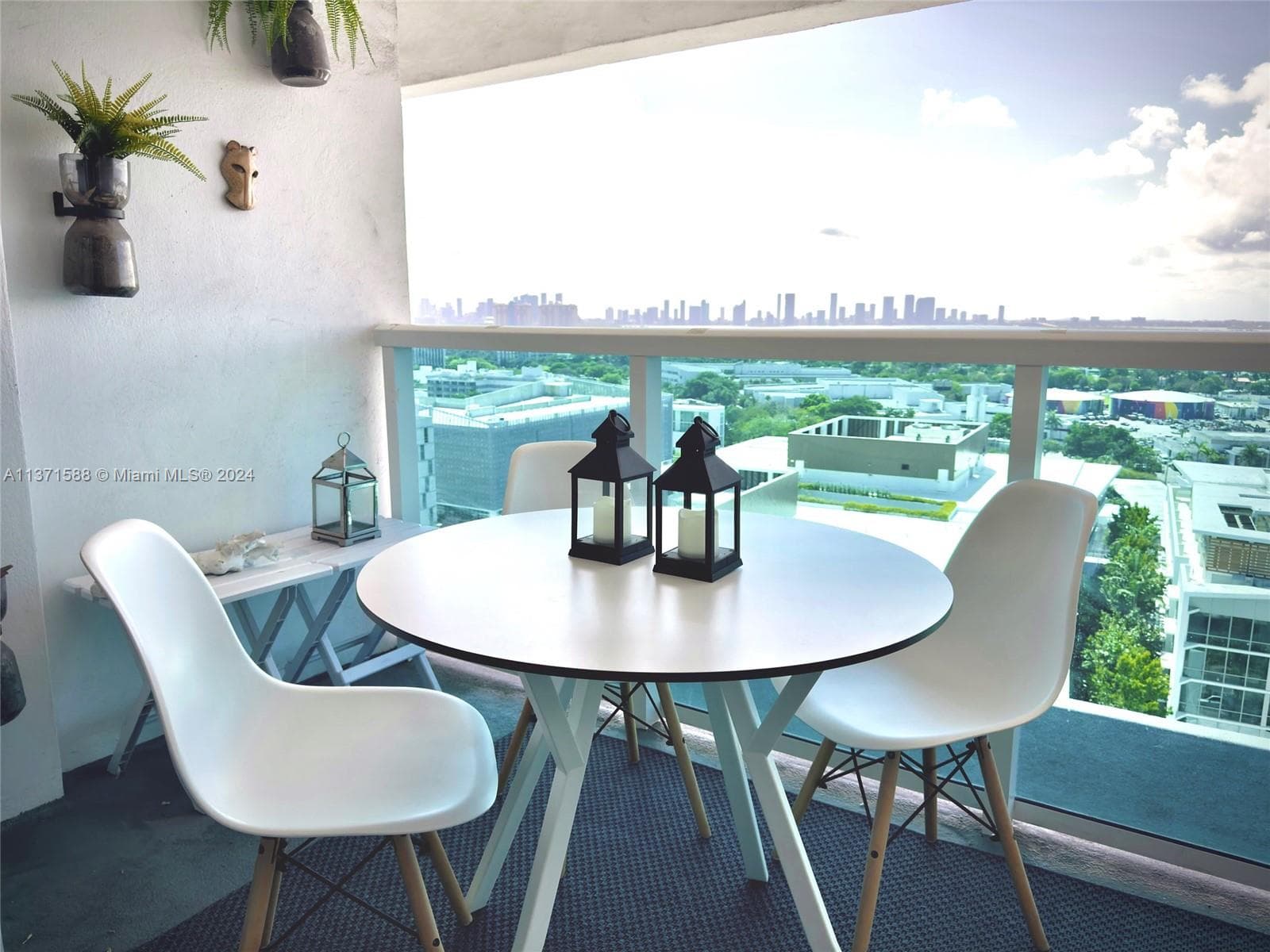 2301 Collins Ave 1626 photo 17