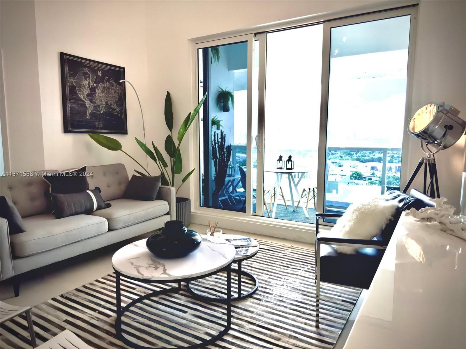 2301 Collins Ave 1626 photo 7