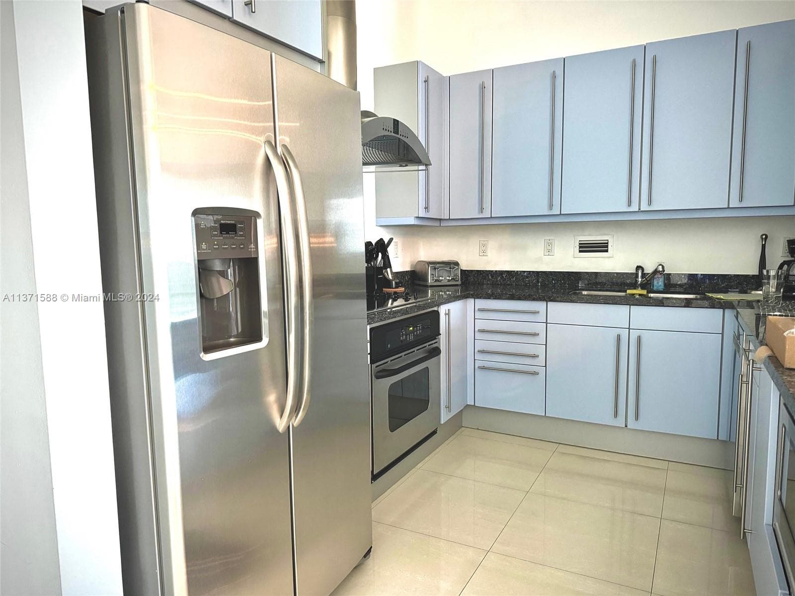 2301 Collins Ave 1626 photo 9