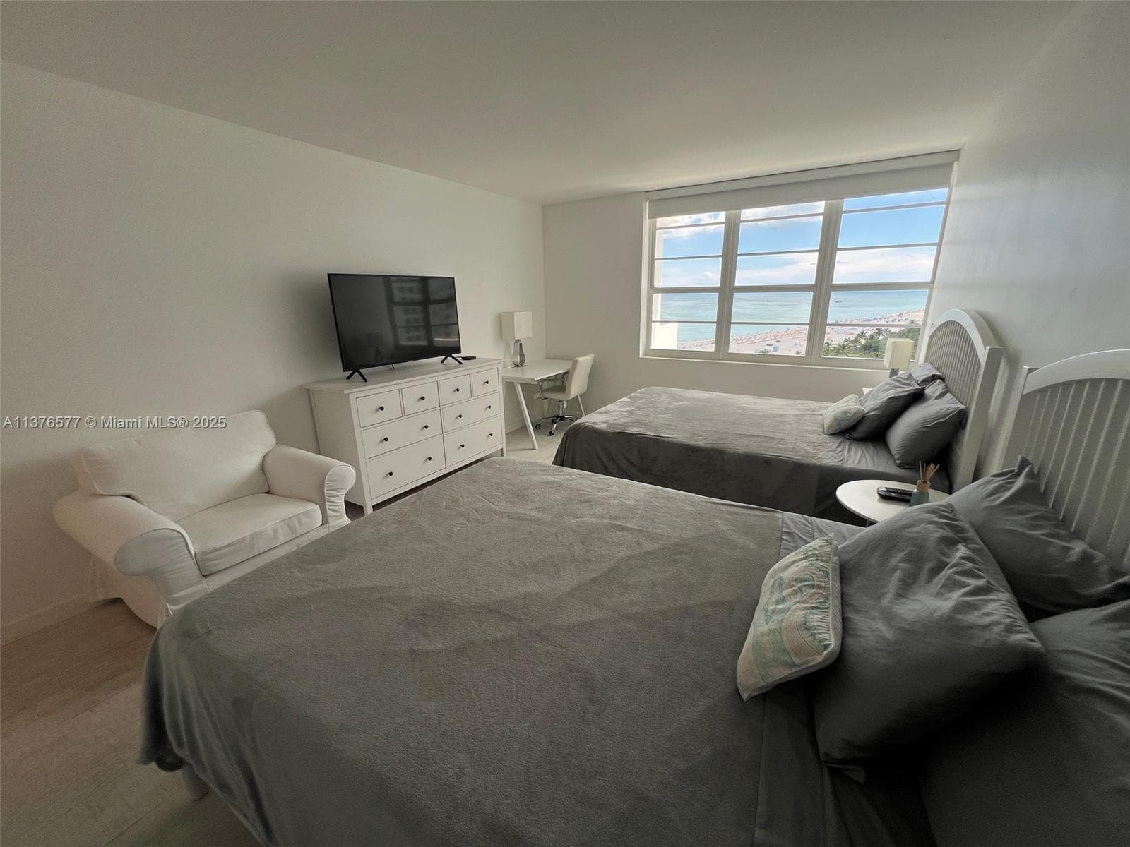100 Lincoln Rd 1244 photo 21
