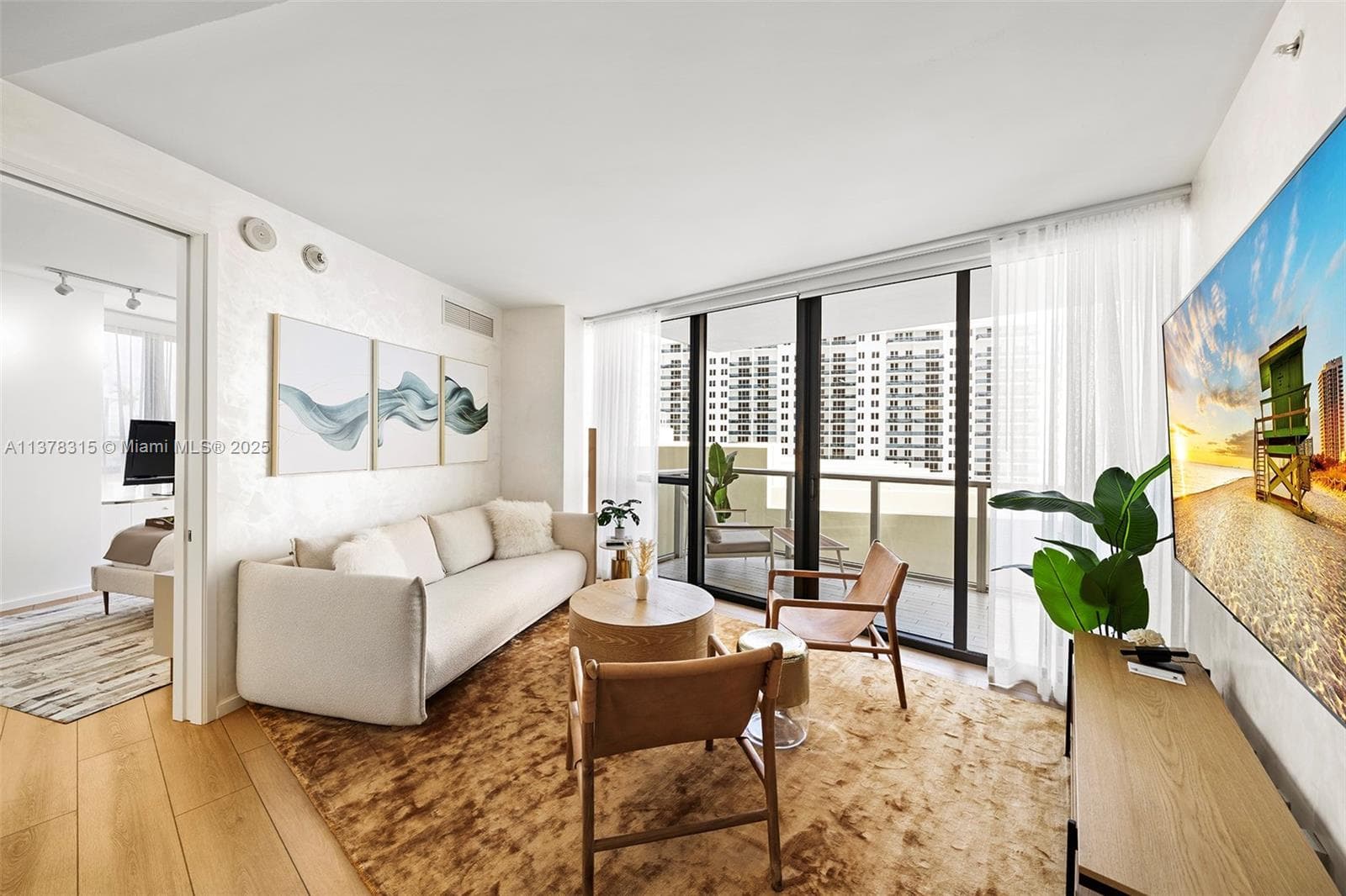 2201 Collins Ave 811 photo 1