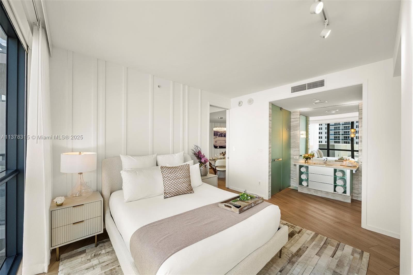 2201 Collins Ave 811 photo 24